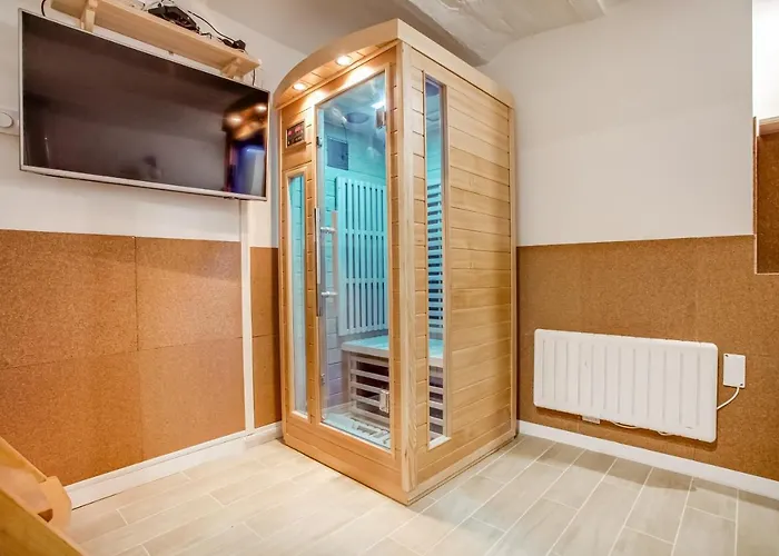 Tiny Duplex With Sauna In The 11