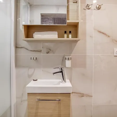 Tiny Duplex With Sauna In The 11 Paris Exterior foto